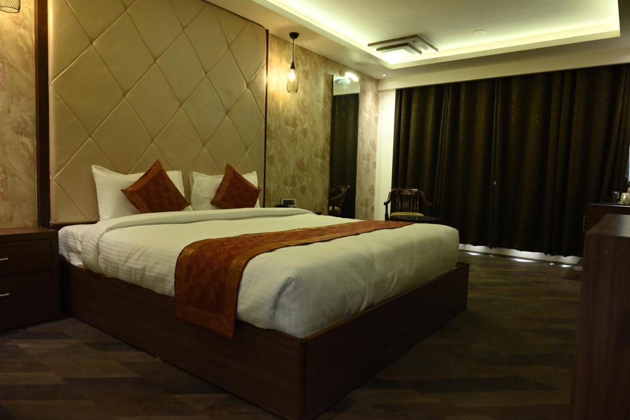 The Triumph Hotel Varanasi Luaran gambar