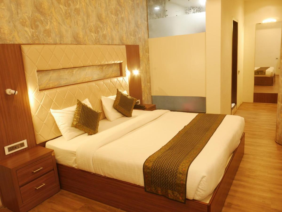 The Triumph Hotel Varanasi Luaran gambar